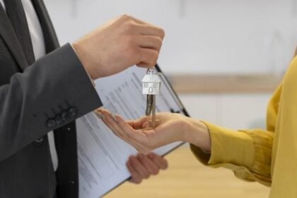 Exercício ilegal da profissão de corretor de imóveis por porteiros, zeladores e síndicos preocupa no Litoral 7 featured 735